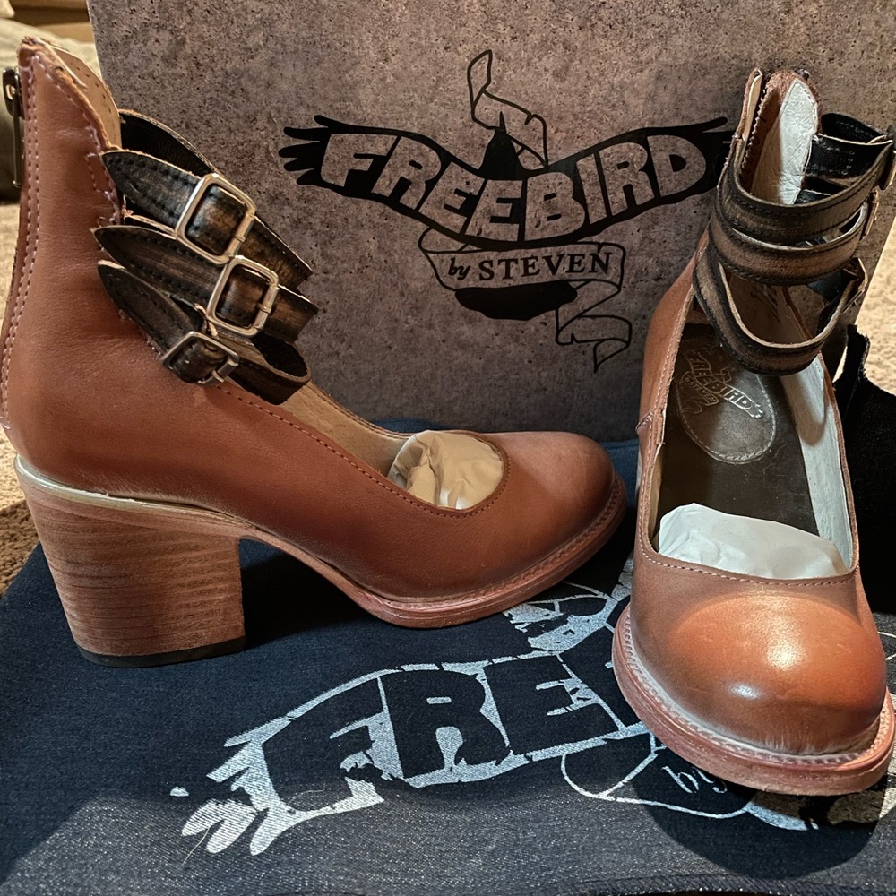 Freebird Randi Size 6 (color - dusty rose) - like new, only worn twice